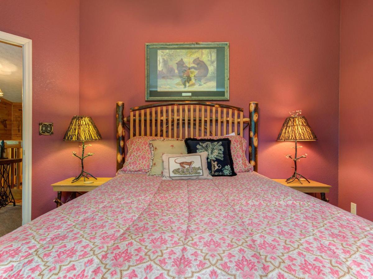 Great Expectations, 3 Bedrooms, Fireplace, Pool Table, Hot Tub, Sleeps 10 Gatlinburg Eksteriør bilde